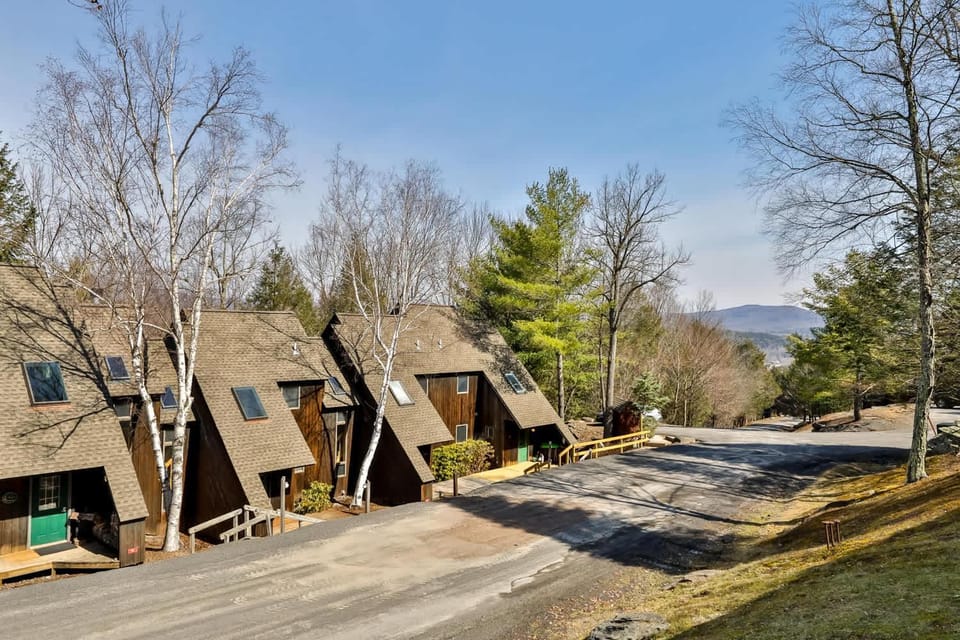 Windham Mountain Condo with Deck & Stunning Views House in Windham