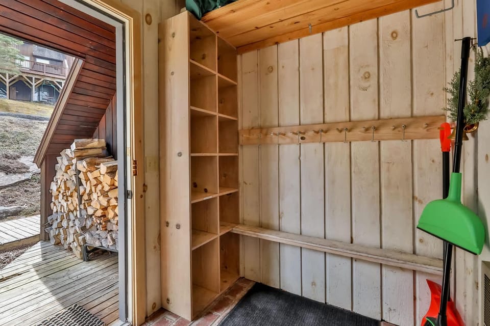 Windham Mountain Condo with Deck & Stunning Views House in Windham
