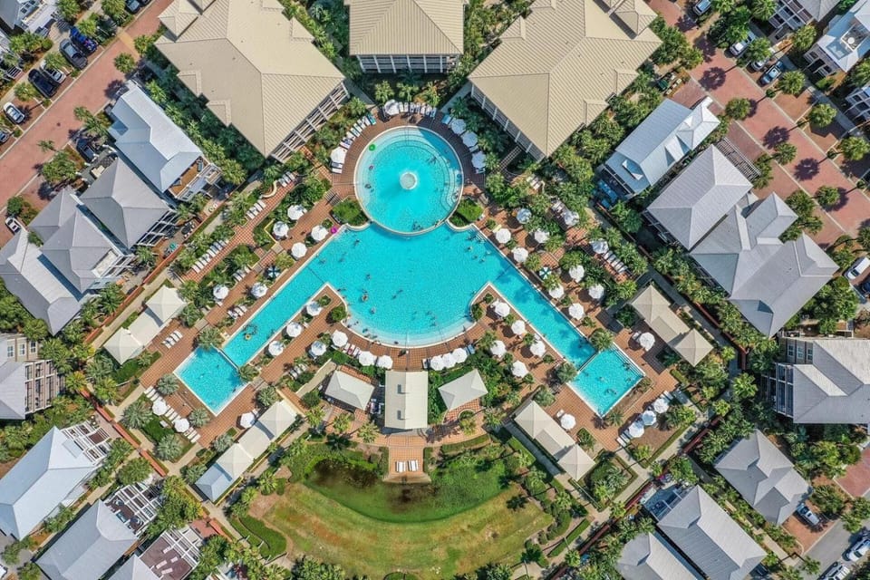 Property building, Day, Bird's eye view, Swimming pool, Parking