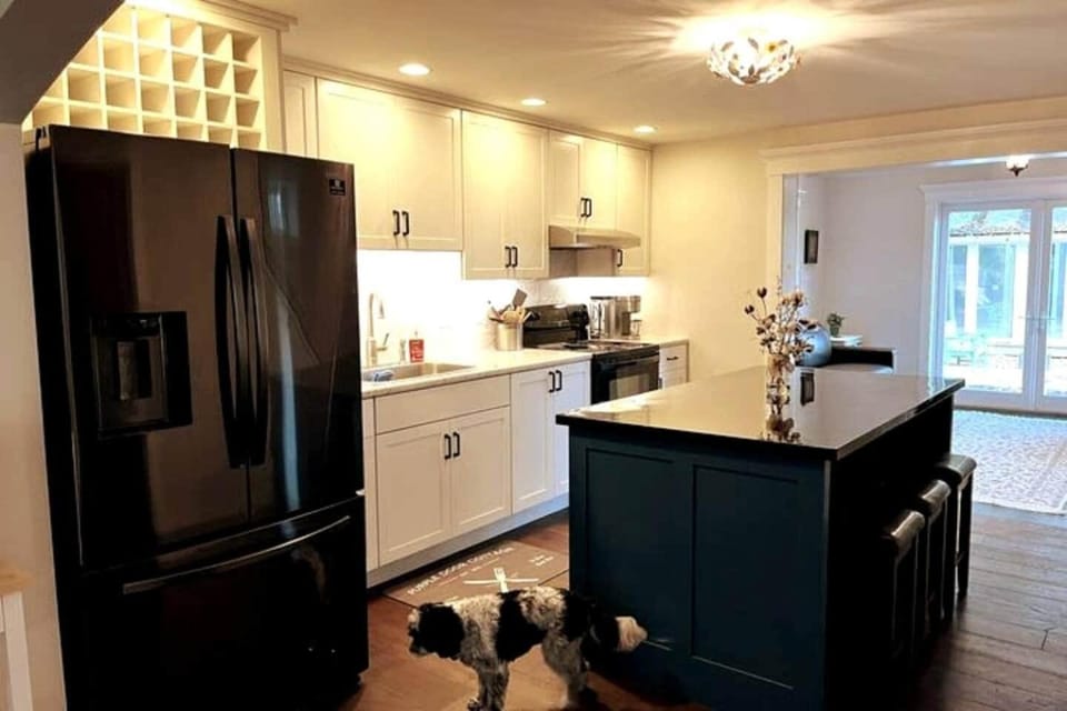 Purple Door Cottage in the heart of Middlebury! House in Middlebury
