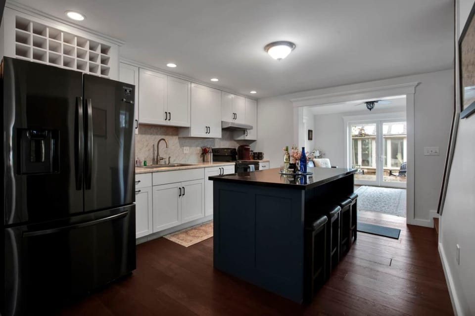 Purple Door Cottage in the heart of Middlebury! House in Middlebury