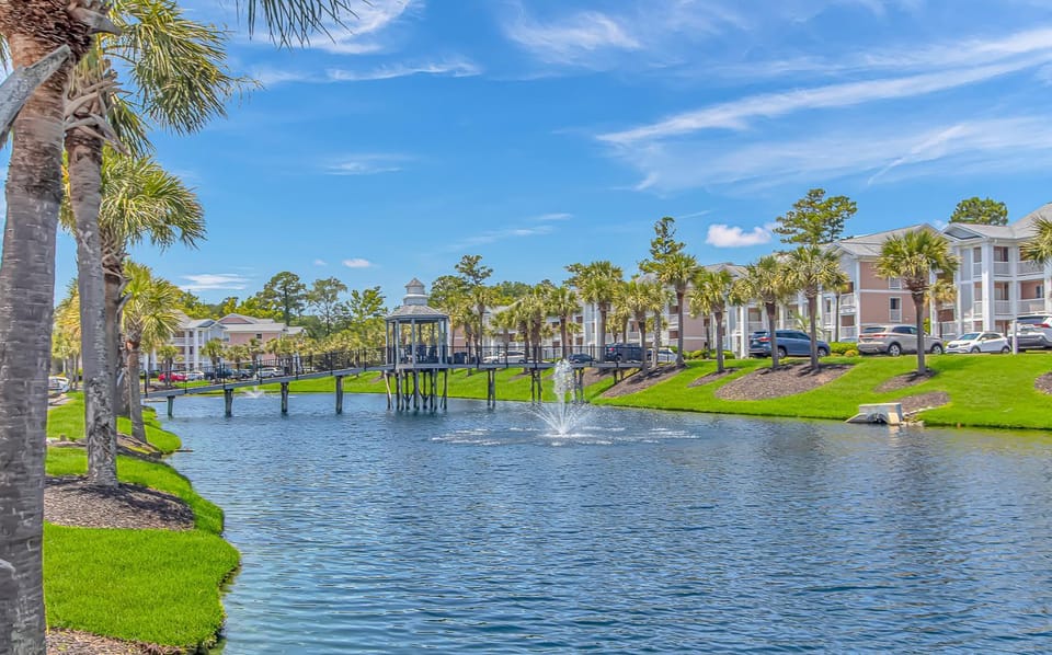 Cozy Renovated 1BR Condo for 4 at Waterway Village! 12E House in Carolina Forest