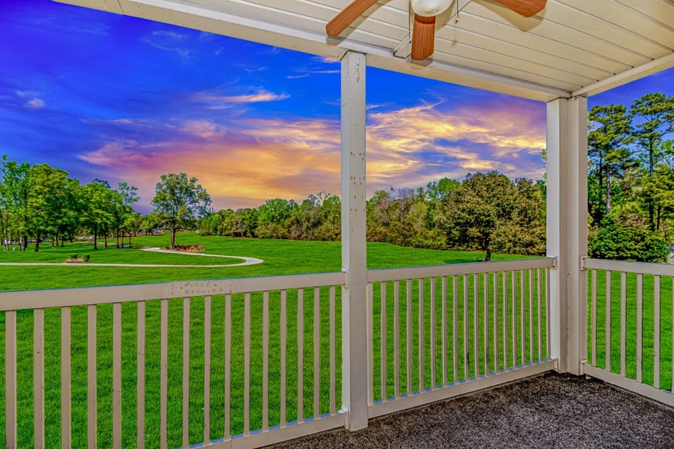 Cozy Renovated 1BR Condo for 4 at Waterway Village! 12E House in Carolina Forest