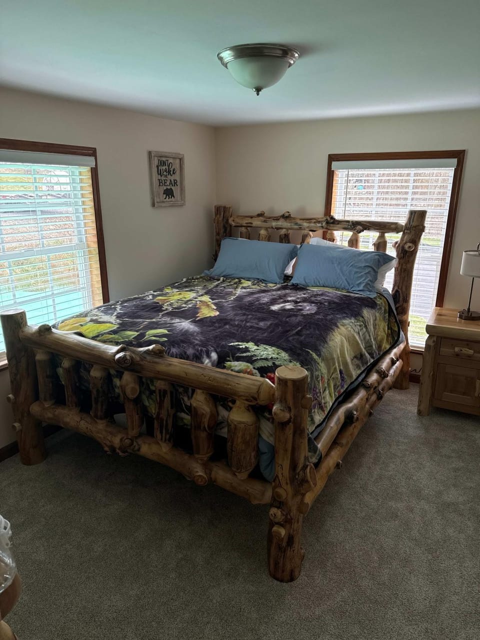 Cozy Cottage Sleeps 4 Walk to Downtown Springs Apartment in Shenandoah Valley