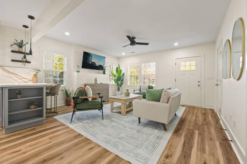 TV and multimedia, Living room, Seating area