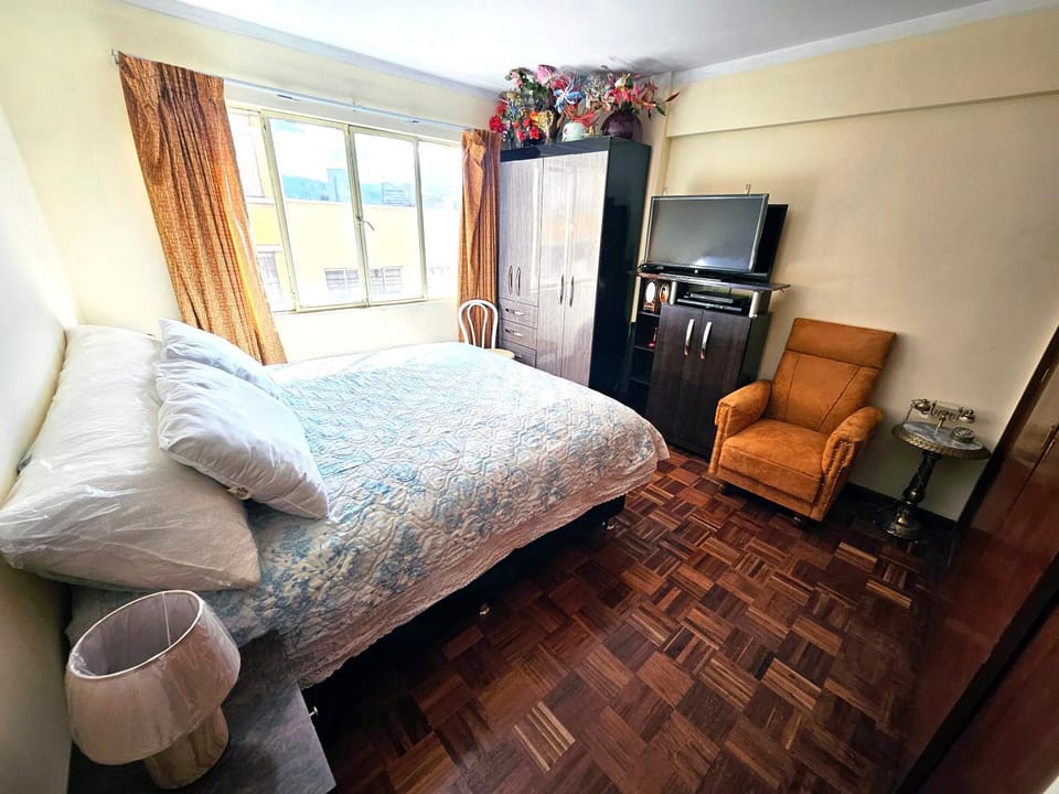 Bed, Photo of the whole room, Bedroom, Mountain view, Street view, towels, wardrobe