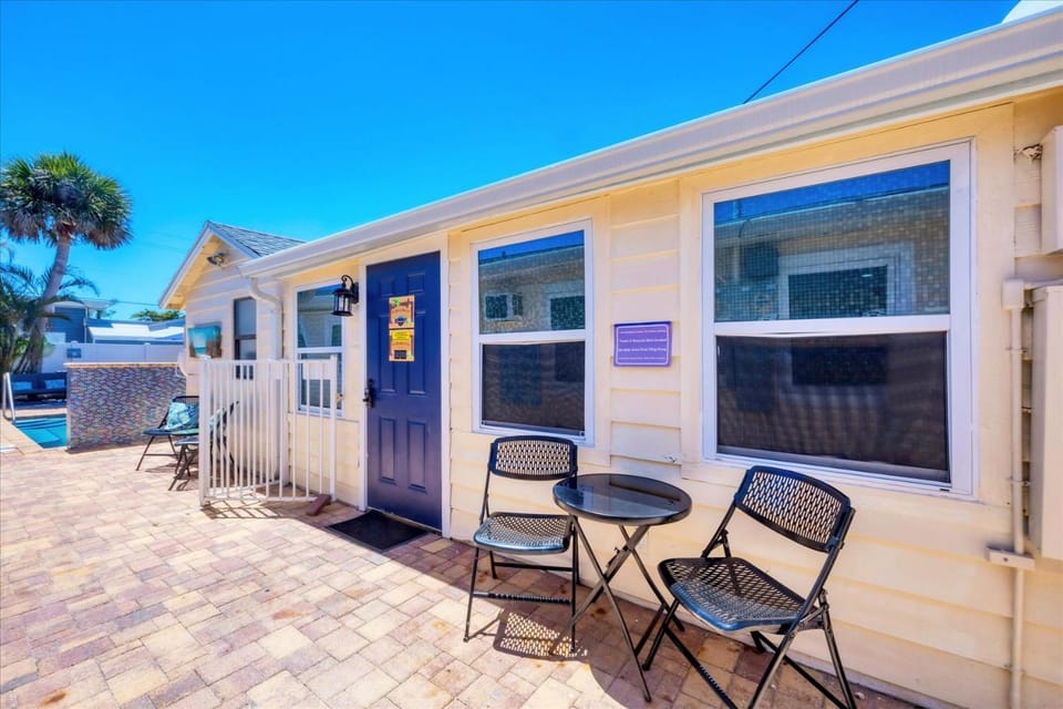 Bay Breeze Bungalow House in Manasota Key
