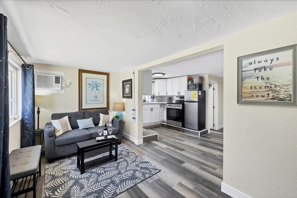 Casa Sangria, Steps to Beach, Swim Spa House in Manasota Key