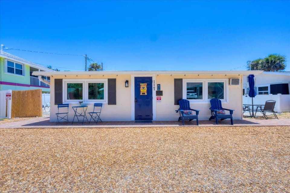 Casa Sangria, Steps to Beach, Swim Spa House in Manasota Key