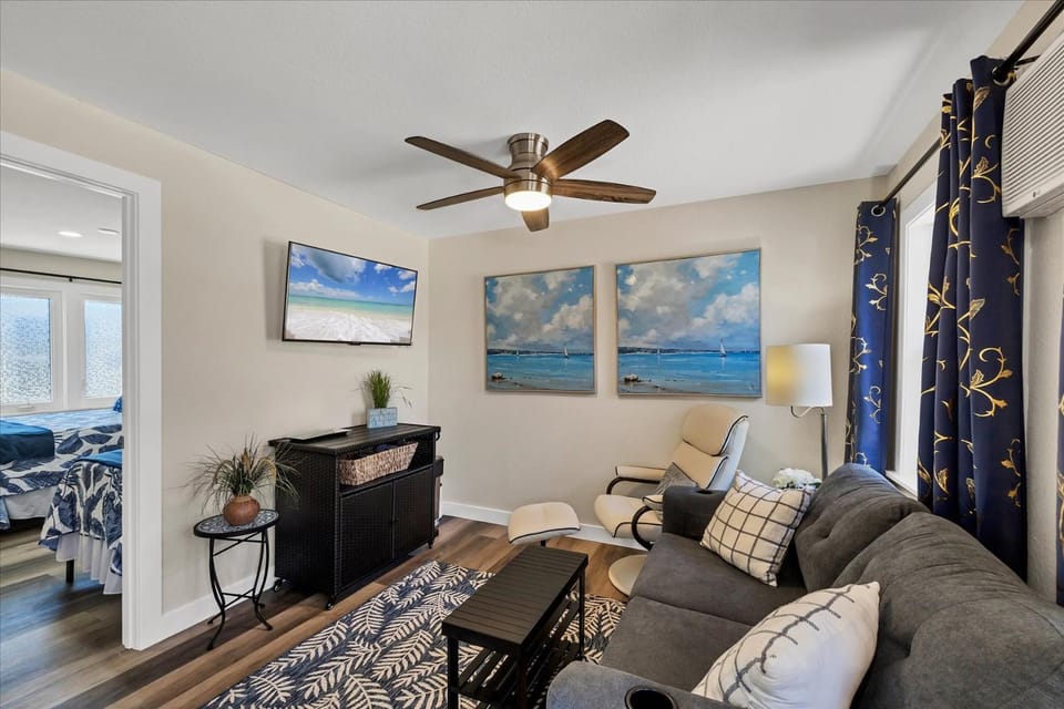 Villa Mimosa 2BR Beach Cottage-Steps to Beach, Heated Pool House in Manasota Key