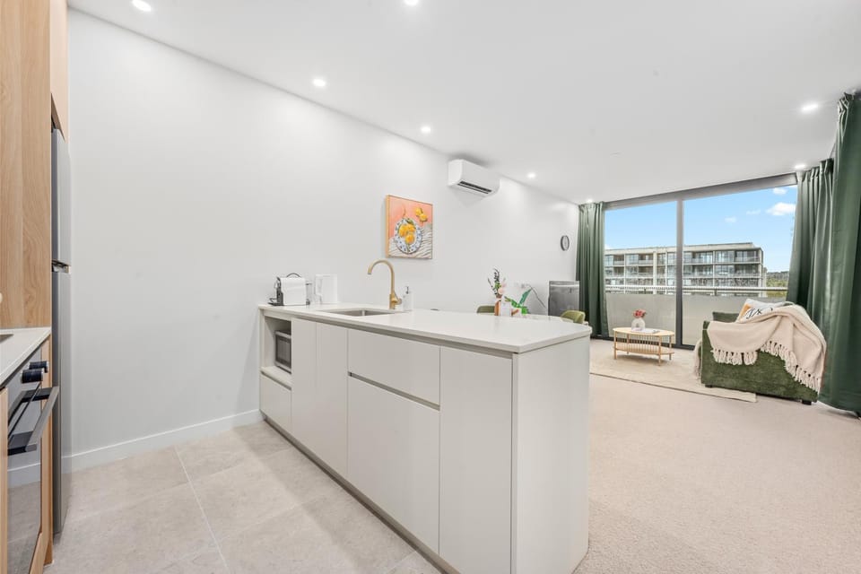Kitchen or kitchenette, Living room
