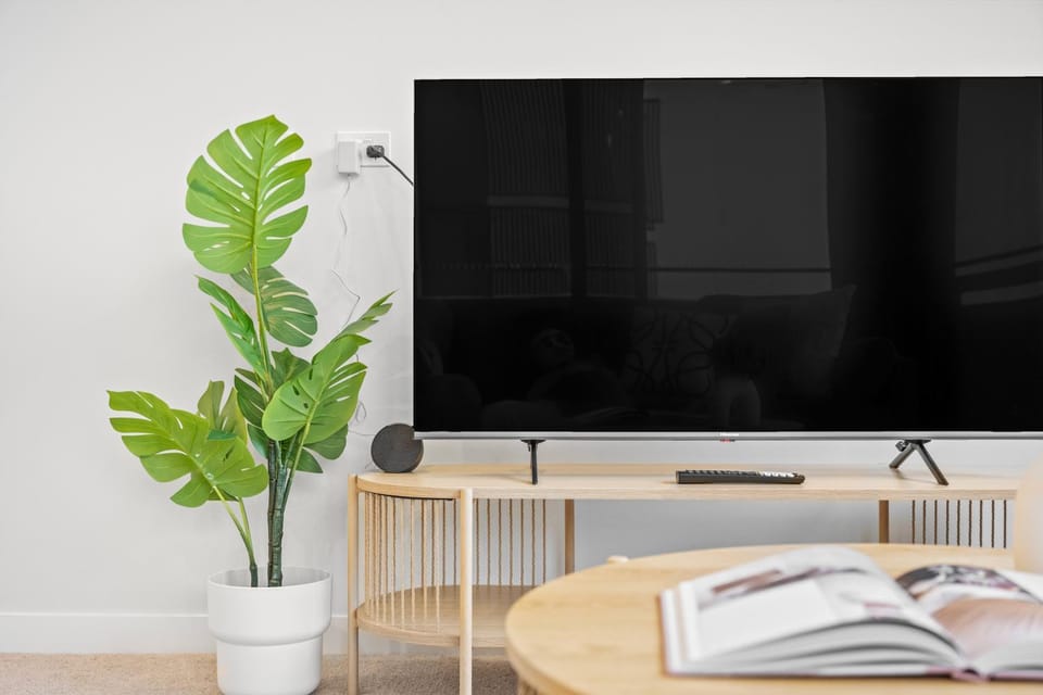 TV and multimedia, Living room, Evening entertainment