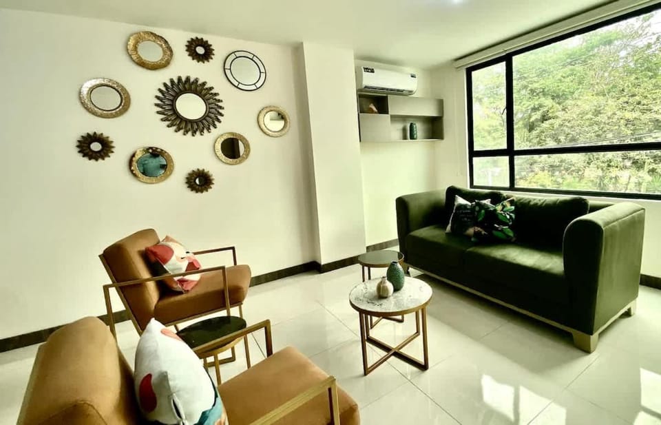 Lovely 2BD City Condo with parking House in Guayaquil