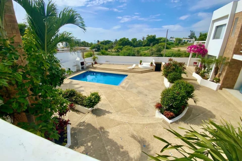 Gorgeous Beach house 3BD Pool and BBQ House in Santa Elena Province