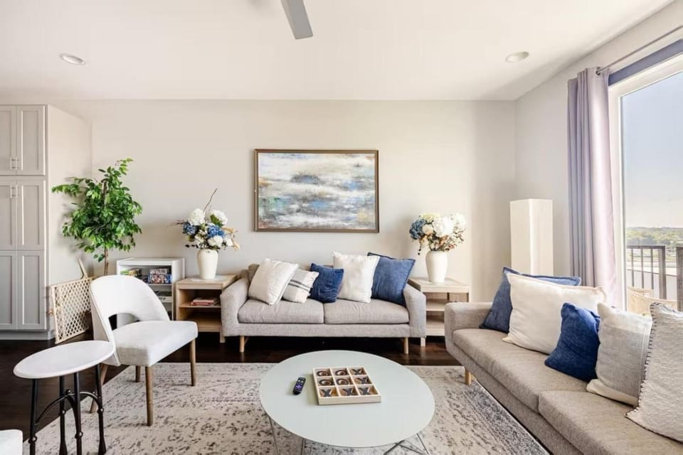 Living room, Seating area
