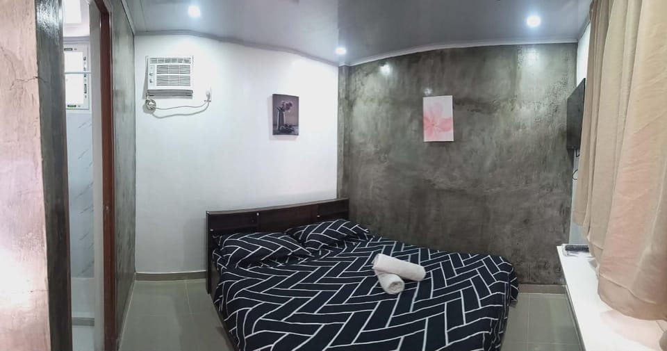 Lola's Lodge Hotel in Boracay