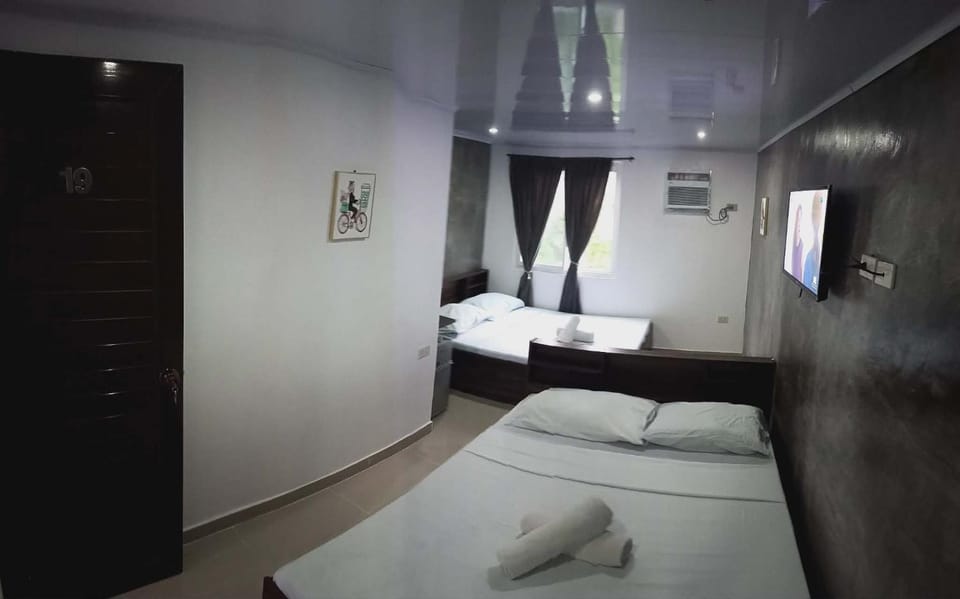 Lola's Lodge Hotel in Boracay