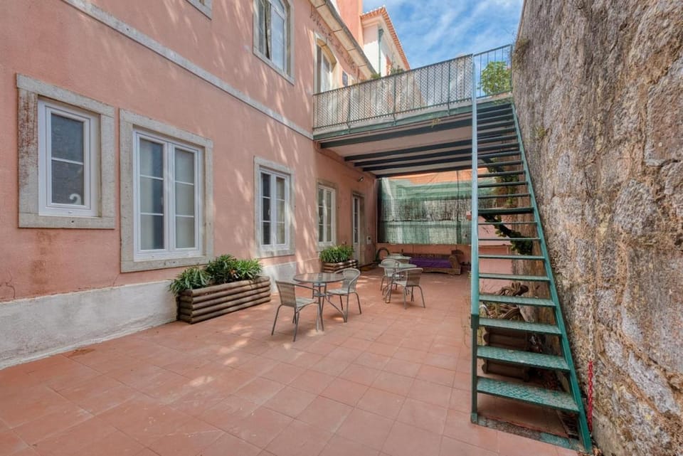 Apartamento em Sintra com 5 quartos e pátio - Até 10 hóspedes Apartment in Sintra