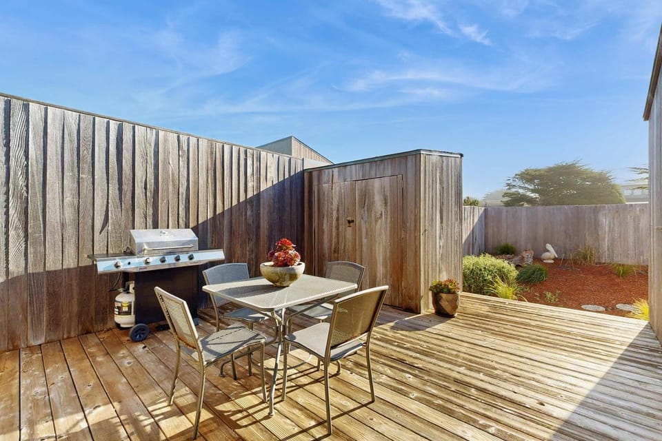 Ocean view home with stone fireplace dog-friendly House in Sonoma County