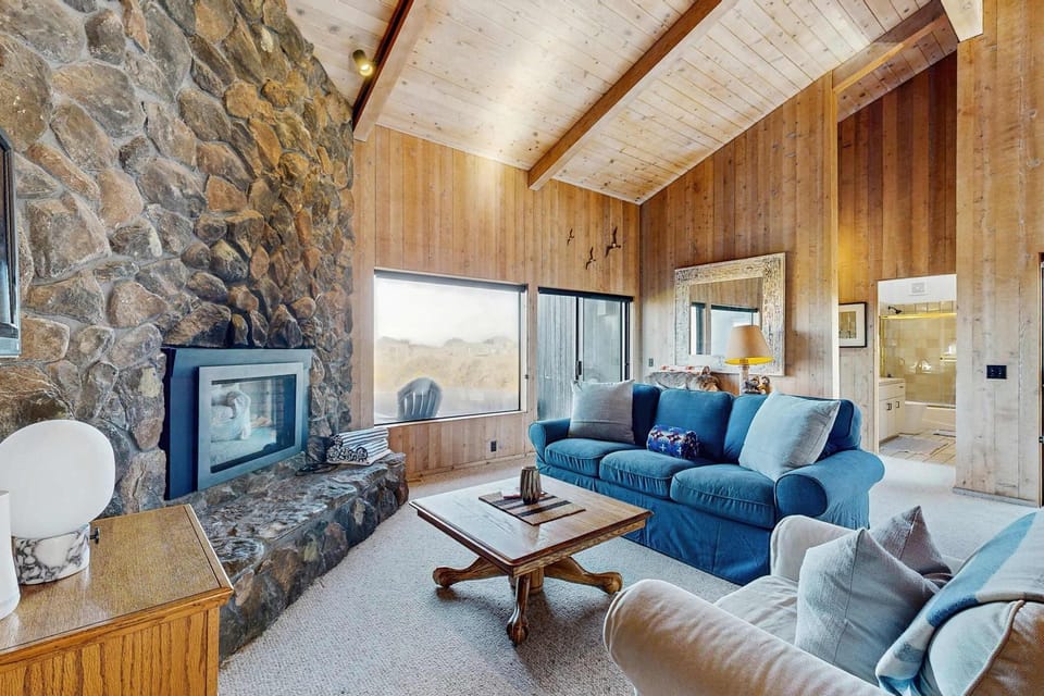 Ocean view home with stone fireplace dog-friendly House in Sonoma County
