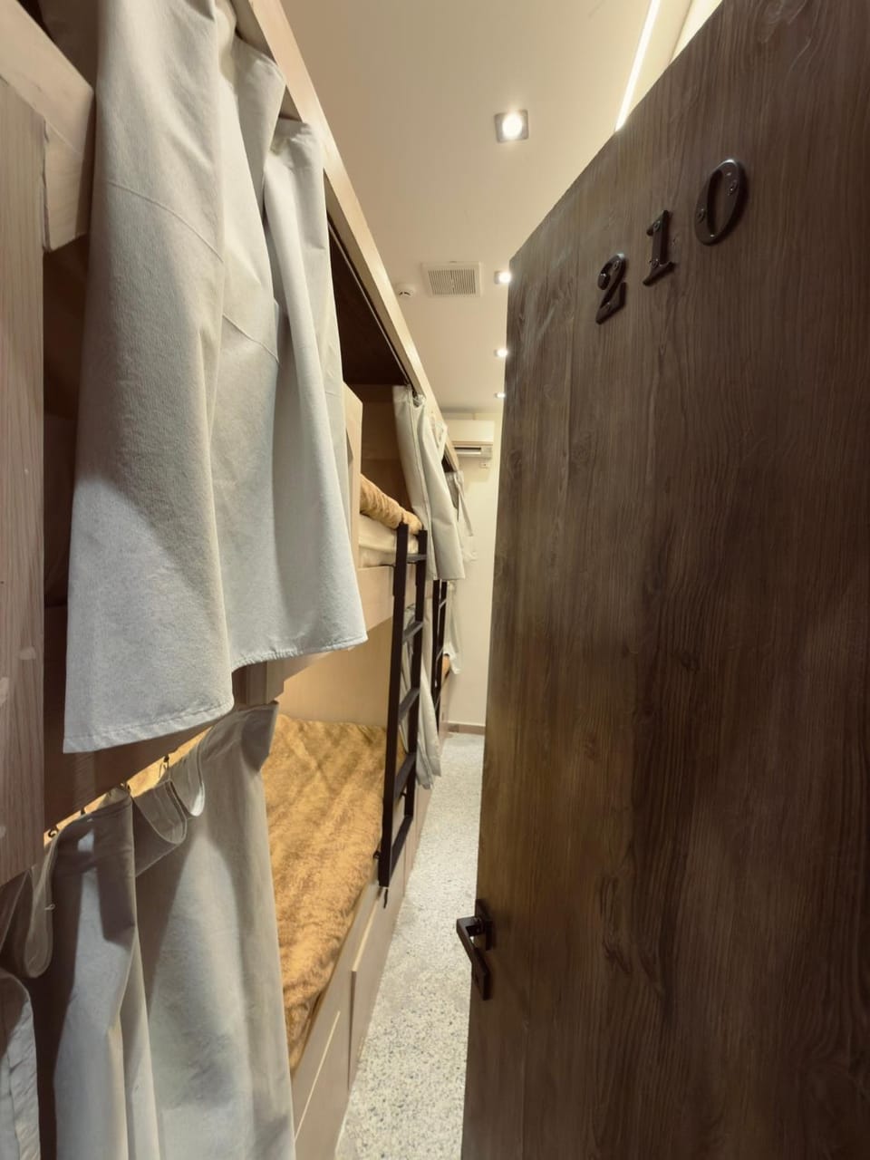 Bed, Photo of the whole room, wardrobe