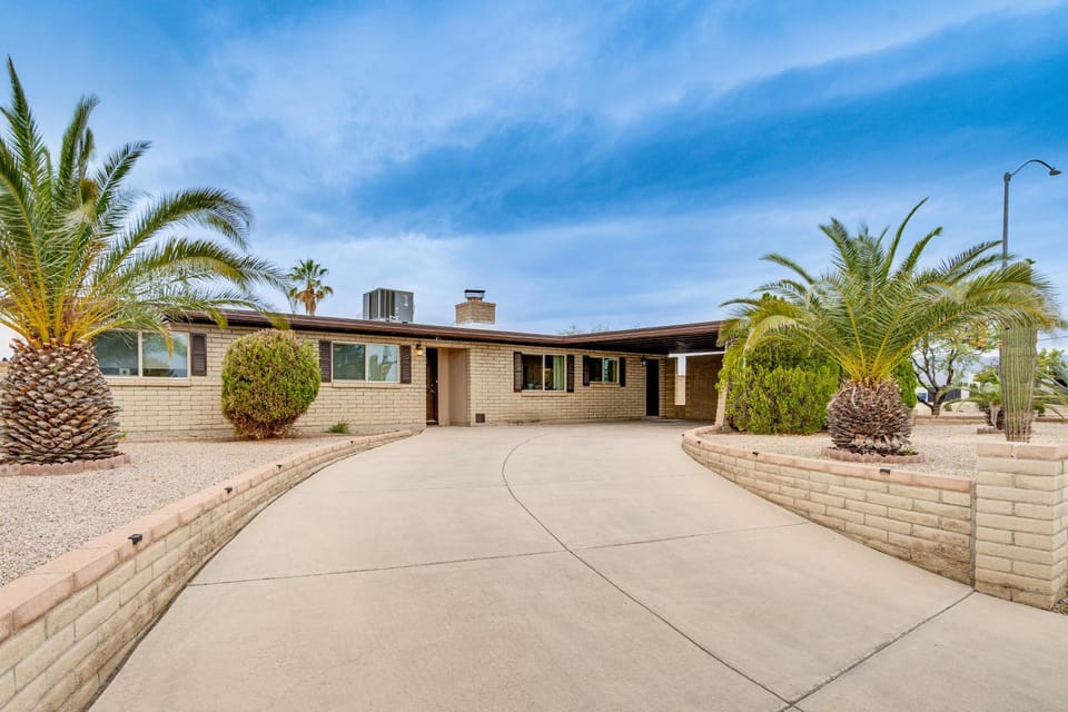 Saguaro Retreat! Extended Stay in Tucson House in Tucson