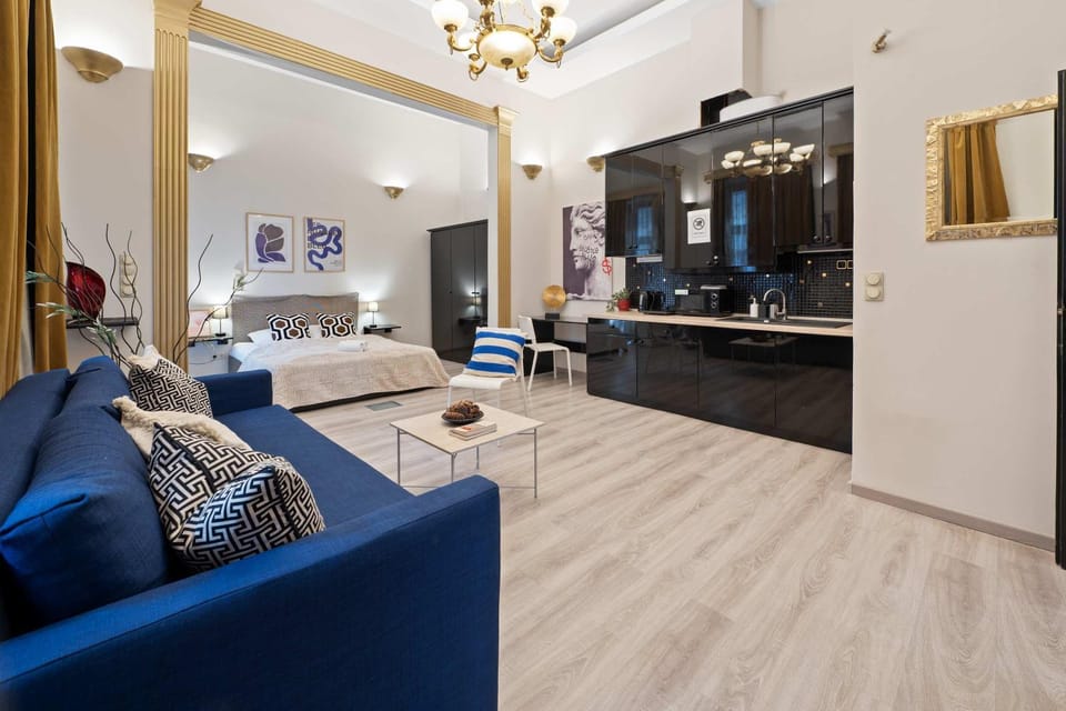Kitchen or kitchenette, Bedroom