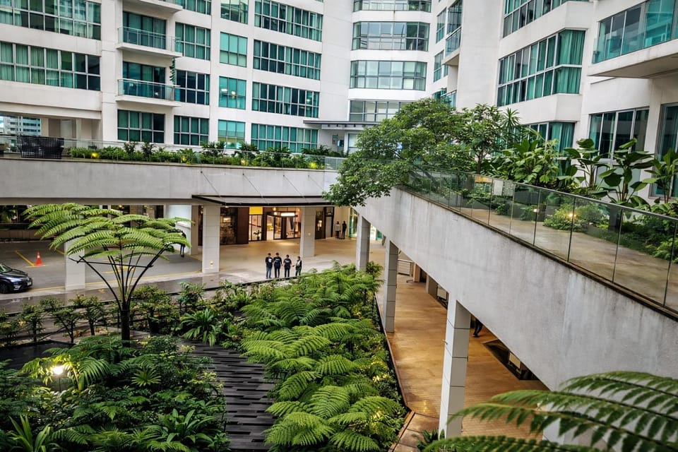 Property building, Day, Garden, Garden view, Parking