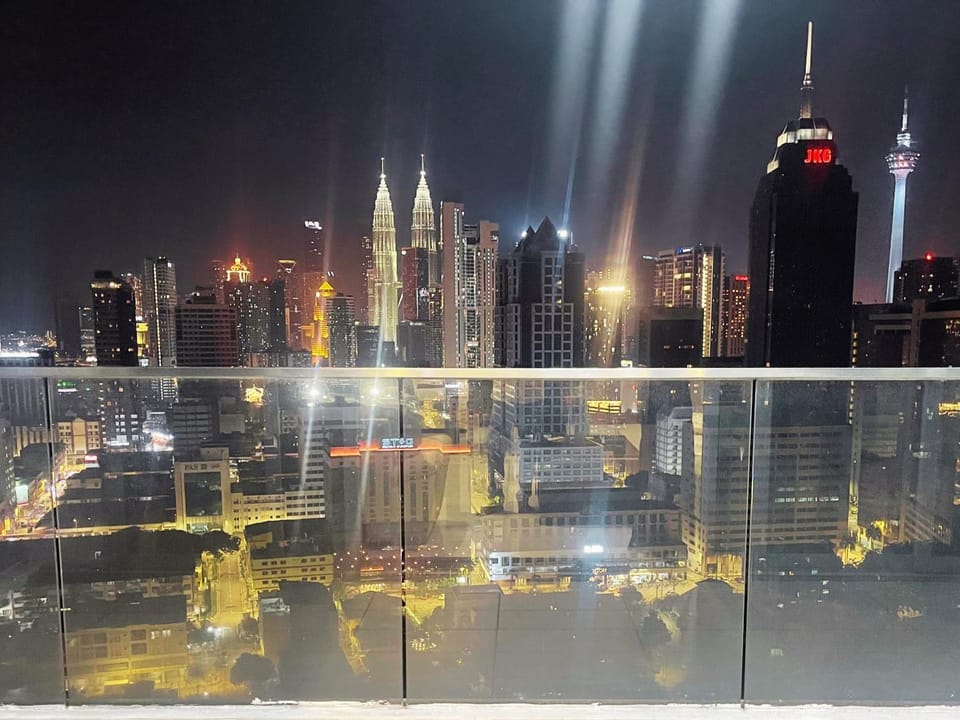 View (from property/room), Balcony/Terrace, City view, Garden view, Landmark view