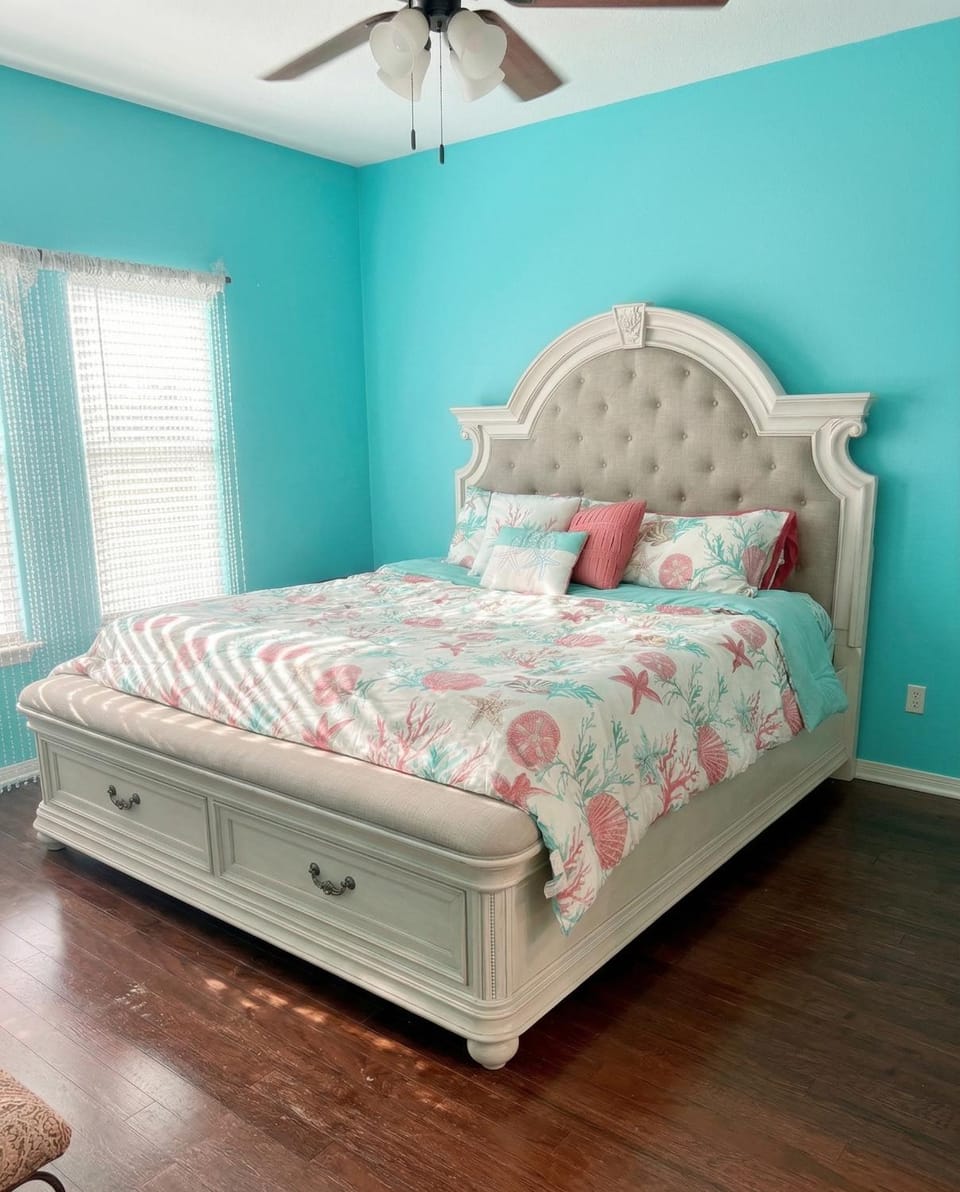 Steps to the Beach l Cozy Interior House in Surfside Beach