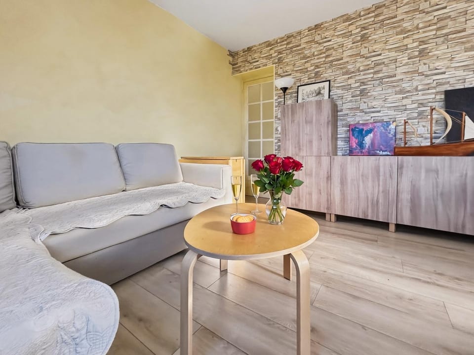T2 rénové, calme avec terrasse en centre-ville Apartment in Saint-Maur-des-Fossés