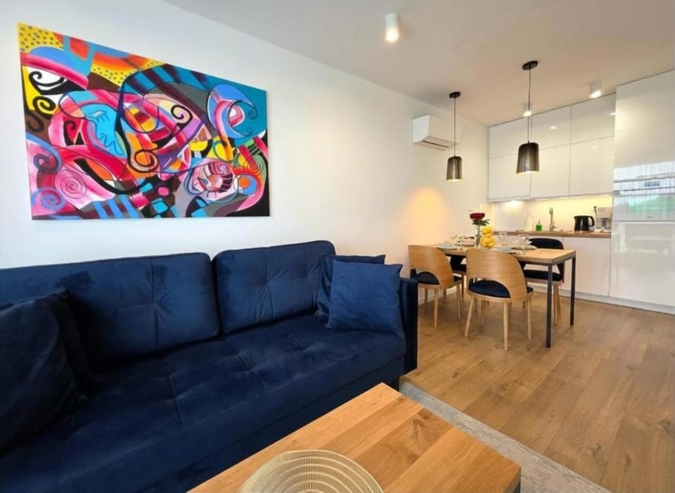 Kitchen or kitchenette, Living room, Decorative detail, Seating area, Dining area