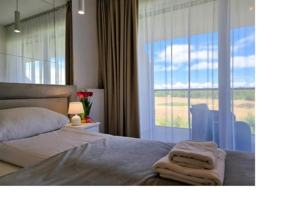 Bed, Photo of the whole room, Bedroom, Garden view
