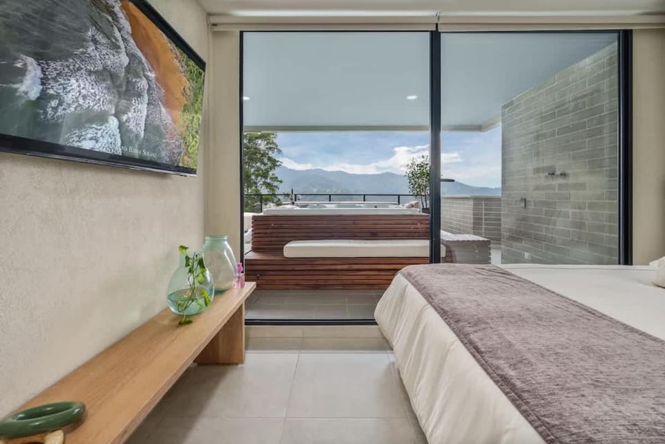 Designer Penthouse with Private Jacuzzi & Andes Views Apartment in Envigado