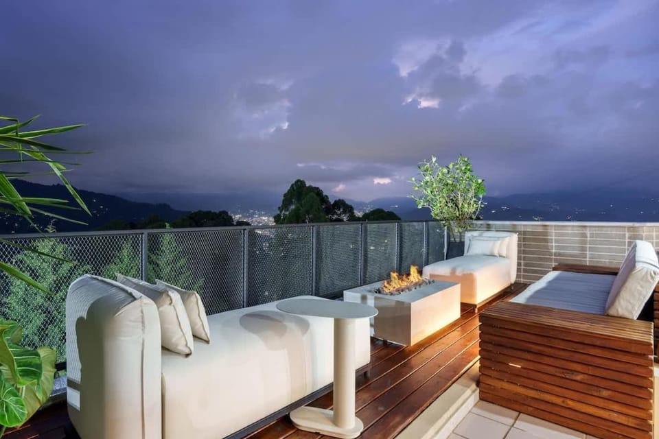 Designer Penthouse with Private Jacuzzi & Andes Views Apartment in Envigado