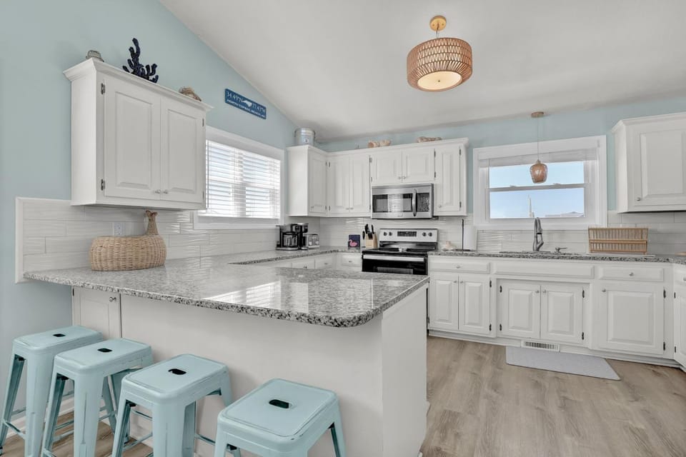 Topsy Turtle- 3 Bedroom Oceanfront Oasis House in North Topsail Beach