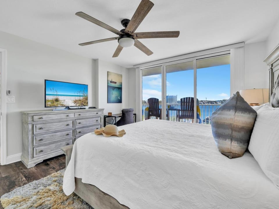 Waterview Towers 505 - Sun-N-Sand Retreat Apartment in Destin