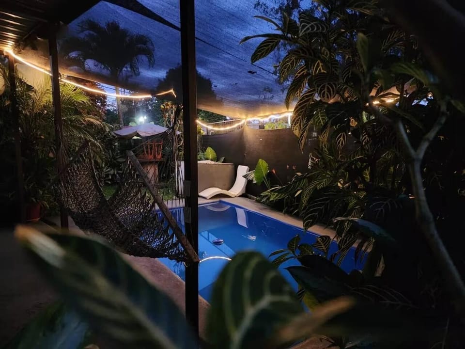 Arenal Views, Pool & 5min to Waterfall & Town Apartment in Alajuela Province