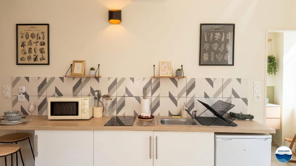 Kitchen or kitchenette, stove