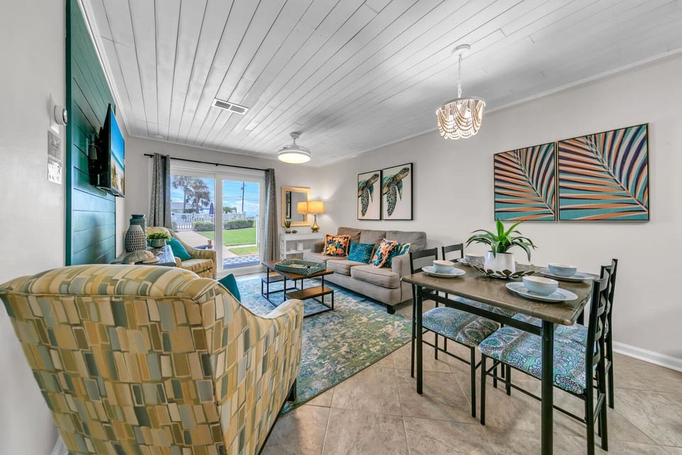 Tradewinds 21 - Coastal Charm Apartment in Miramar Beach