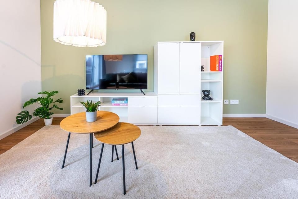 TV and multimedia, pet friendly
