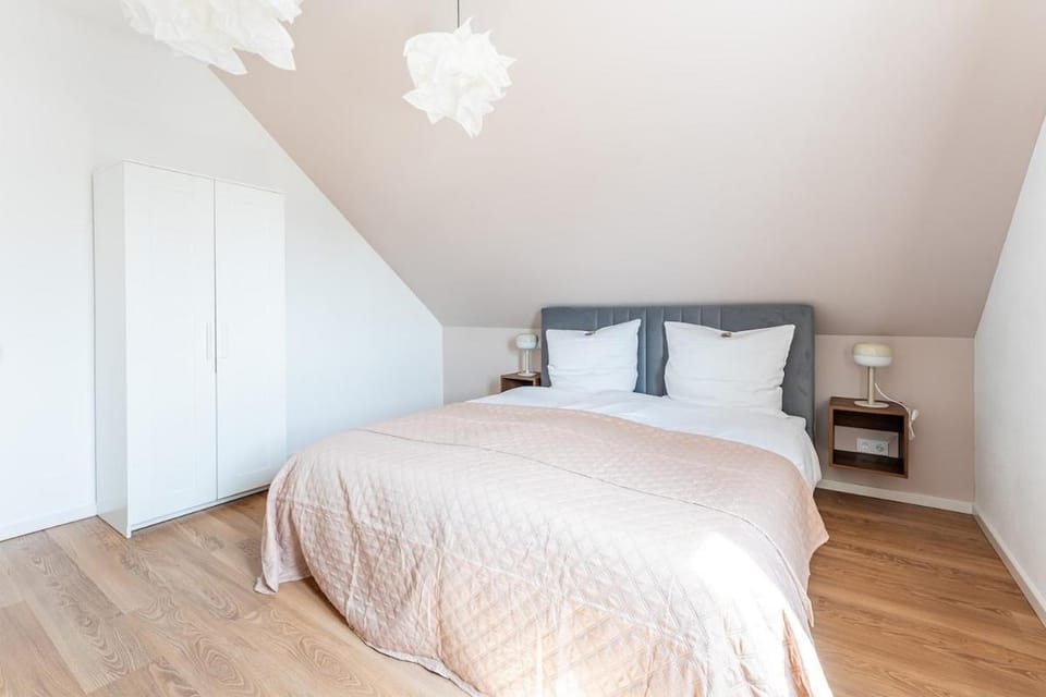 Bed, Photo of the whole room, Bedroom, wardrobe
