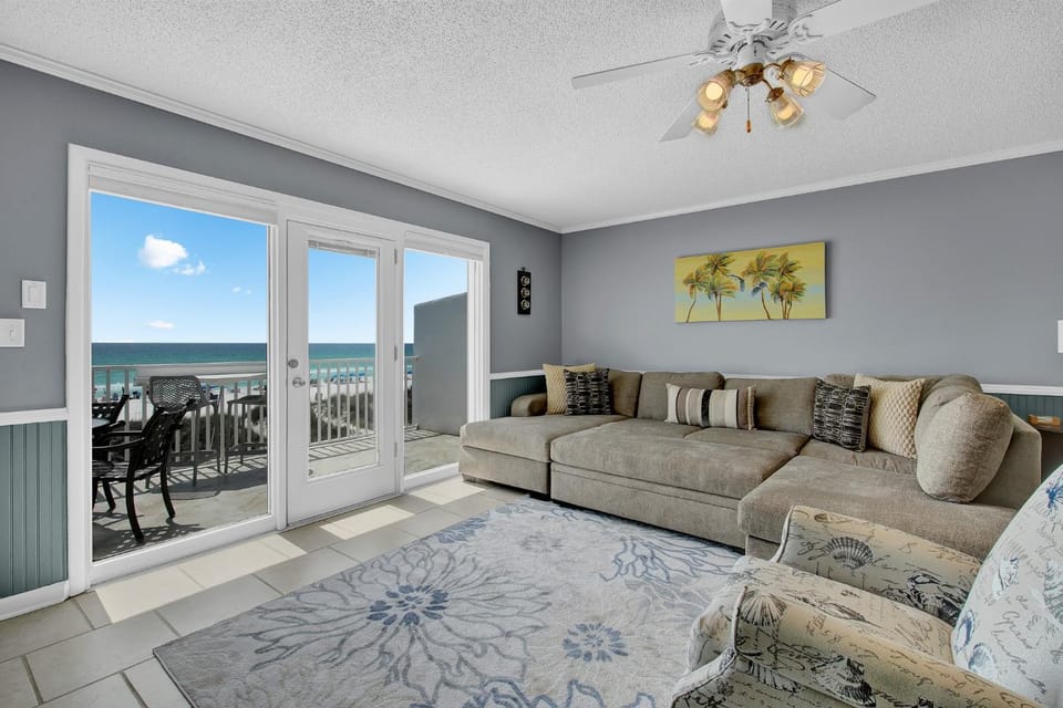 View (from property/room), Living room, Seating area