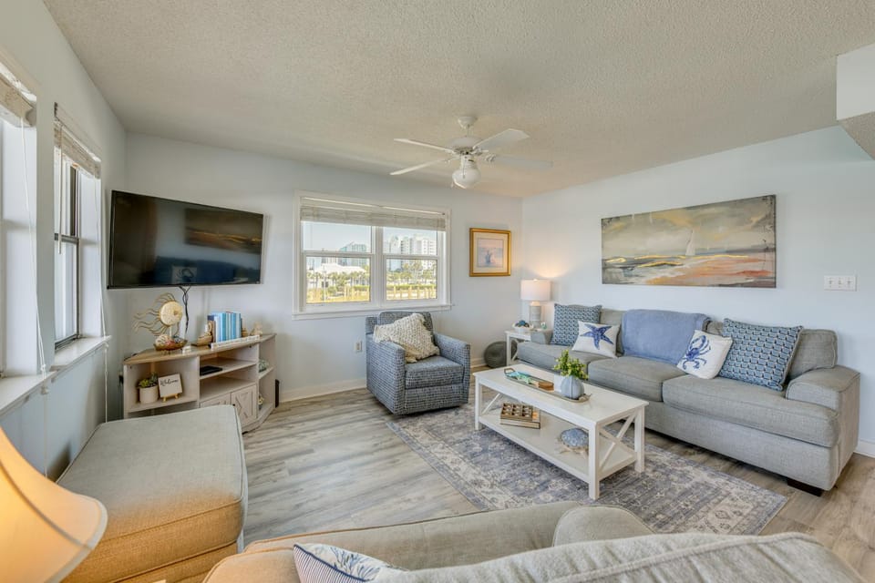 Fish, Swim and Dine Ocean-View Orange Beach Condo Apartment in Ono Island