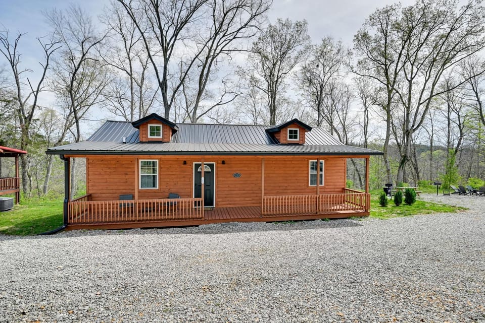 Lake Cumberland Views! Boating & Fishing Basecamp House in Burnside