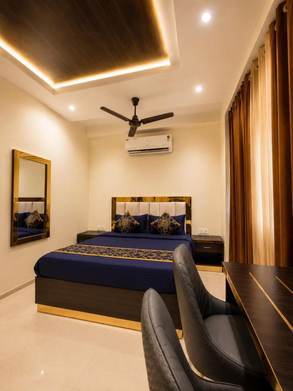 Bed, Photo of the whole room, Bedroom