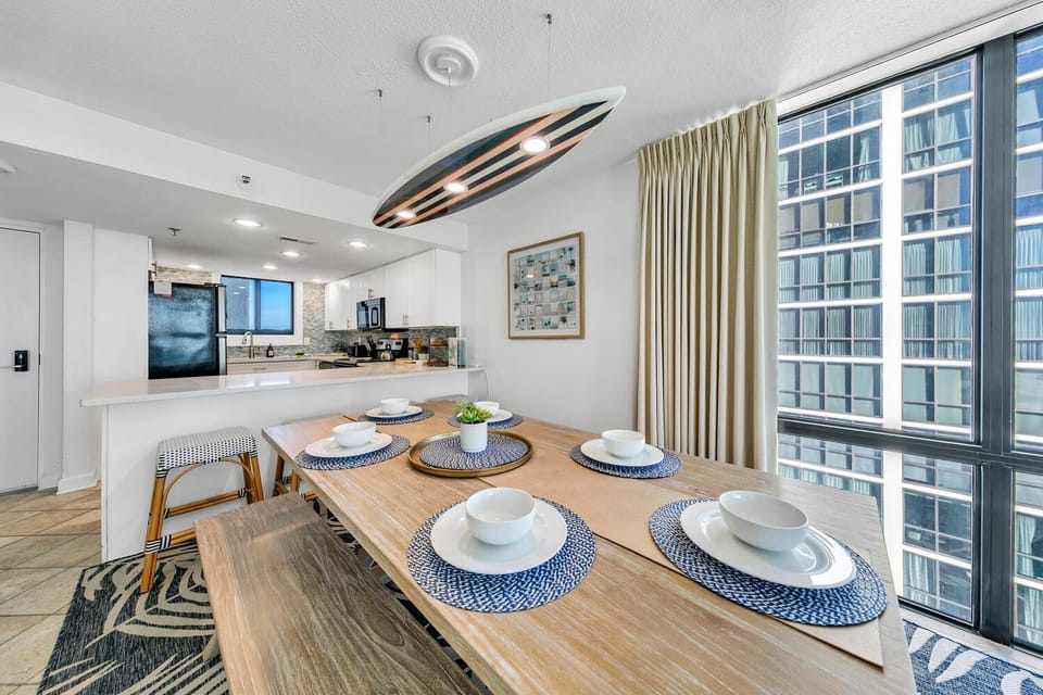 Day, Kitchen or kitchenette, Dining area, City view, furniture
