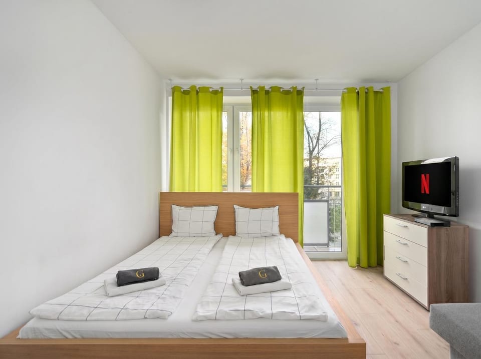 Communal lounge/ TV room, Bed, TV and multimedia, Photo of the whole room, Evening entertainment, Bedroom, towels
