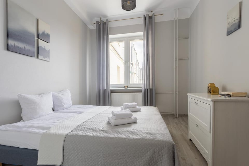 Bed, Photo of the whole room, Bedroom, towels, wardrobe