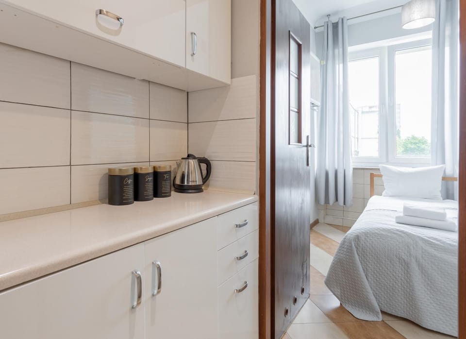 Bed, Coffee/tea facilities, Kitchen or kitchenette, Photo of the whole room, Bedroom
